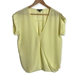 Pale Yellow boxy loose fit V neck cross over short sleeve blouse SZ M